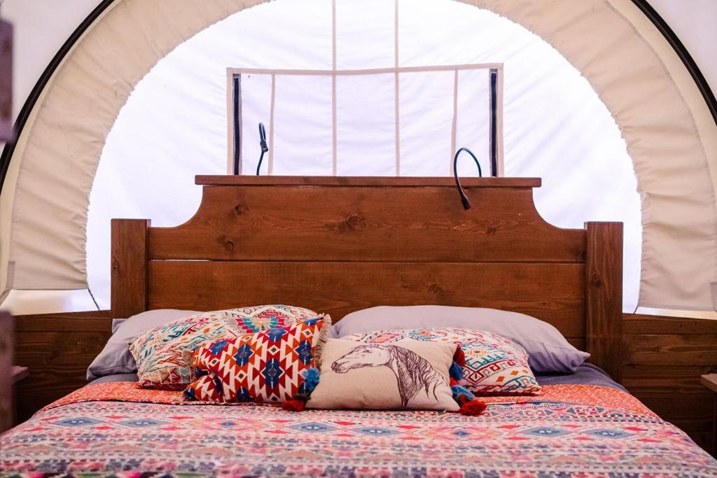 Cozy Wild West Covered Wagon Next To River Grants Pass Eksteriør bilde